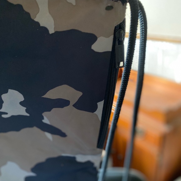 NWOT Adidas  DRAWSTRING BackPack - Picture 9 of 10